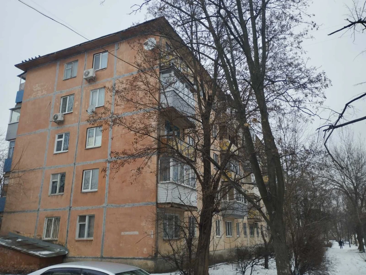 Продаю 1 кімнатну, 4/5 панель, 32 кв.м., центр, під капремон