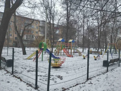 Продаю 1 кімнатну, 4/5 панель, 32 кв.м., центр, під капремон
