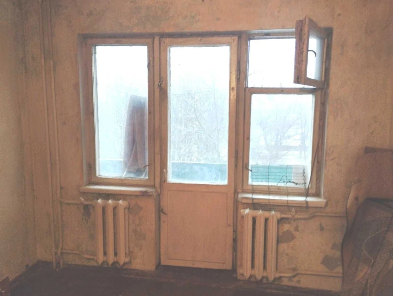 Продаю 1 кімнатну, 4/5 панель, 32 кв.м., центр, під капремон
