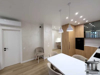 Apartment. Kyiv, Berezhyi Prospect.