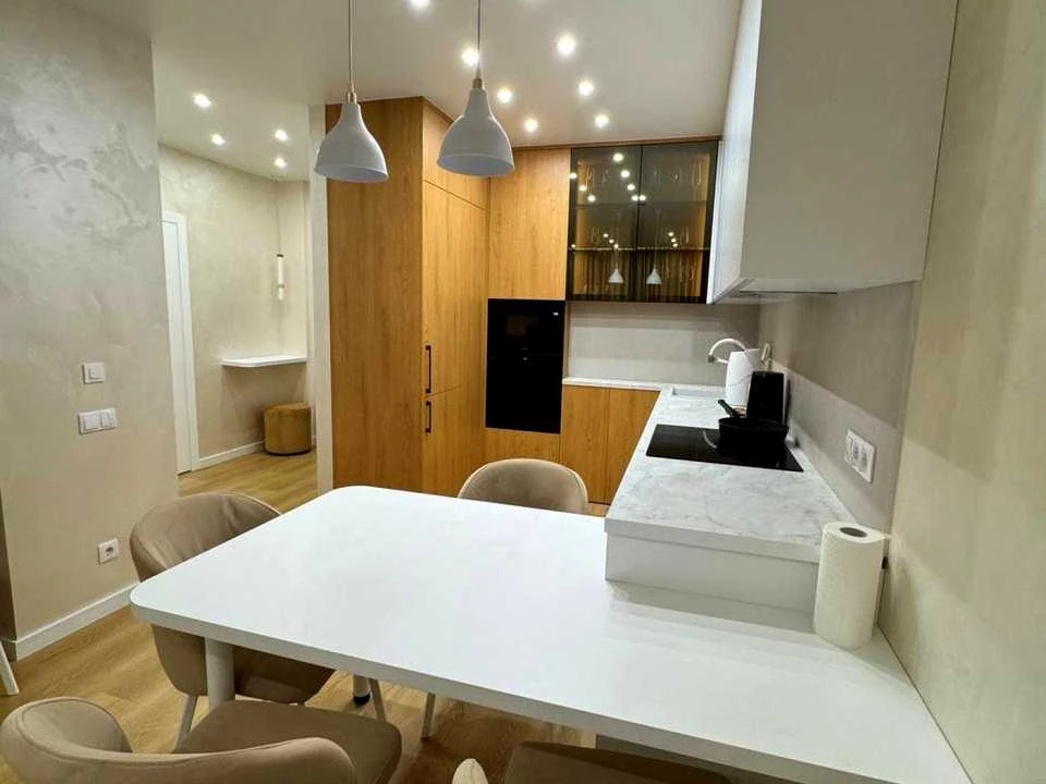 Apartment. Kyiv, Berezhyi Prospect.