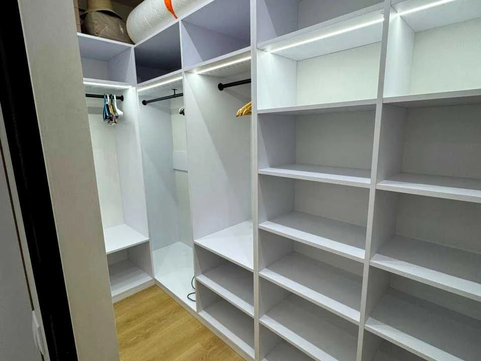Apartment. Kyiv, Berezhyi Prospect.