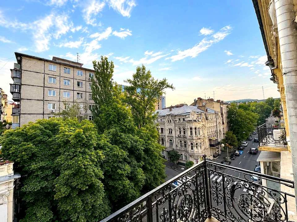 Квартира. Київ, Мала Житомирська вулиця