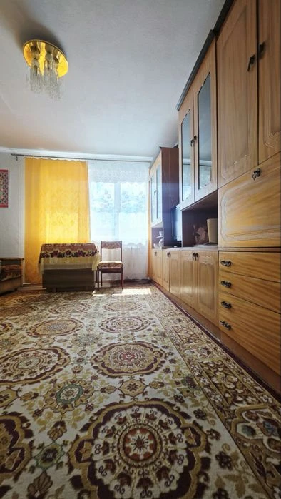 Продам двокімнатну квартиру