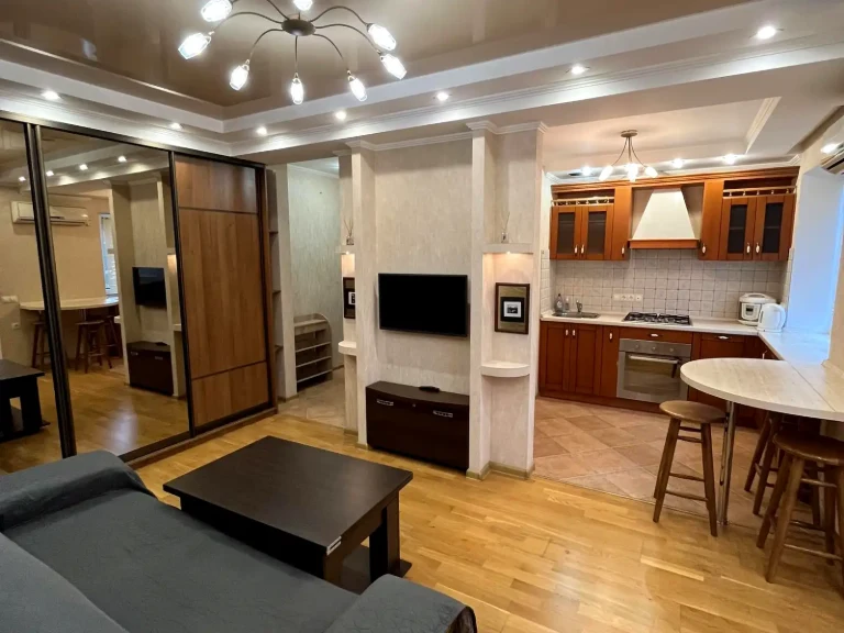 Rent 2-room apartment 42 sq m, 4th floor