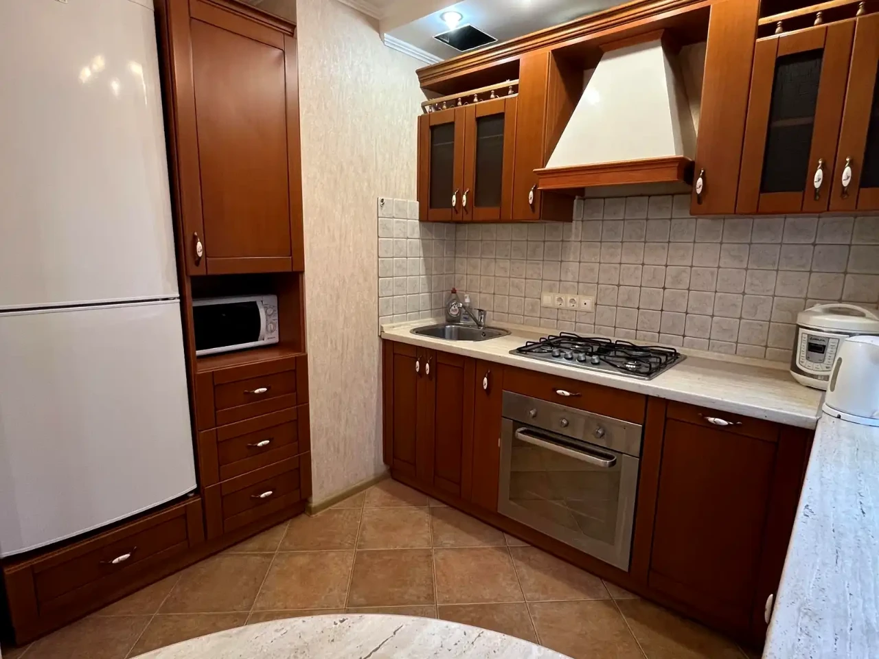 Оренда квартири 2-кімн. 42 м² 4/5 пов.