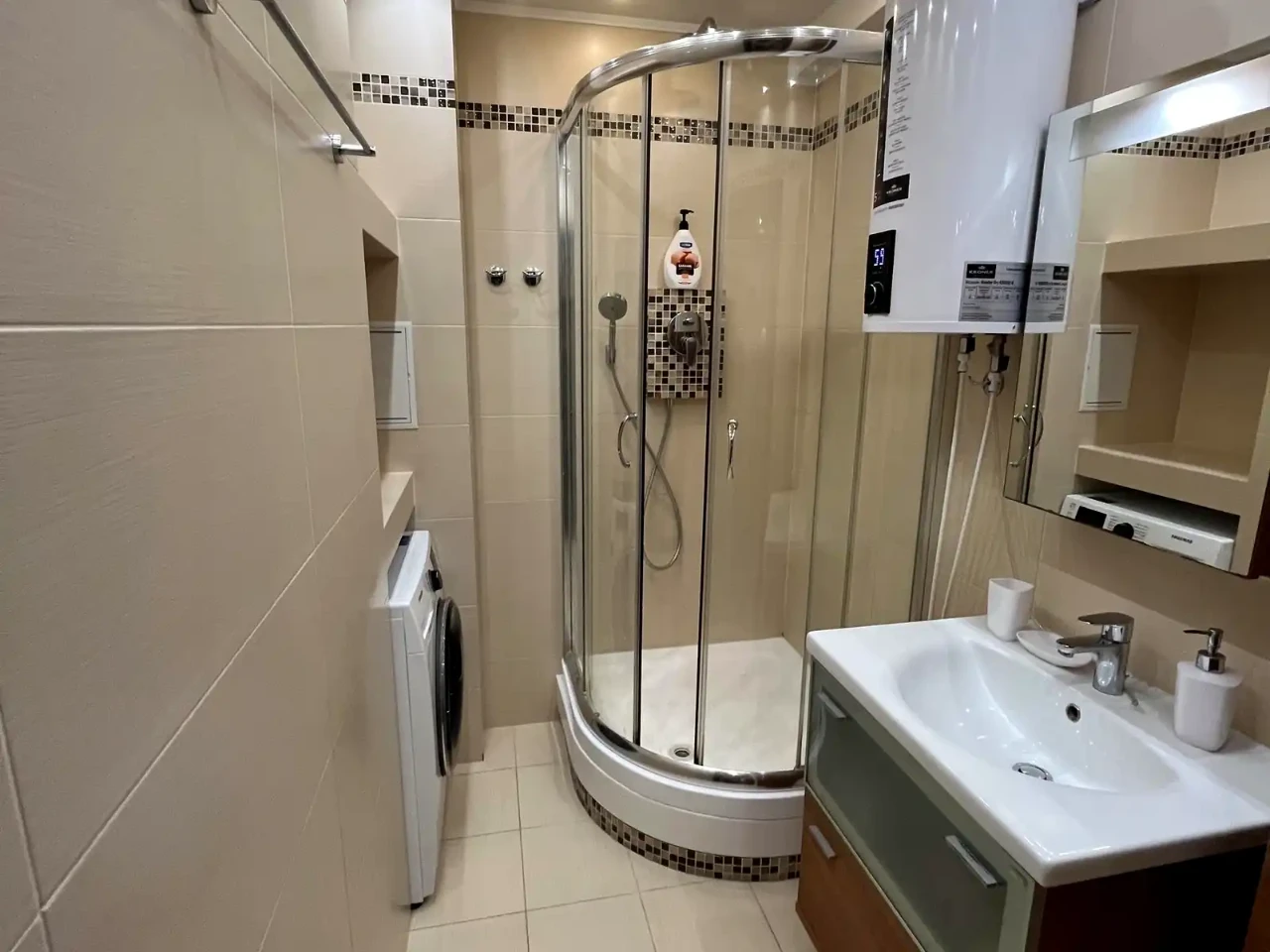 Оренда квартири 2-кімн. 42 м² 4/5 пов.