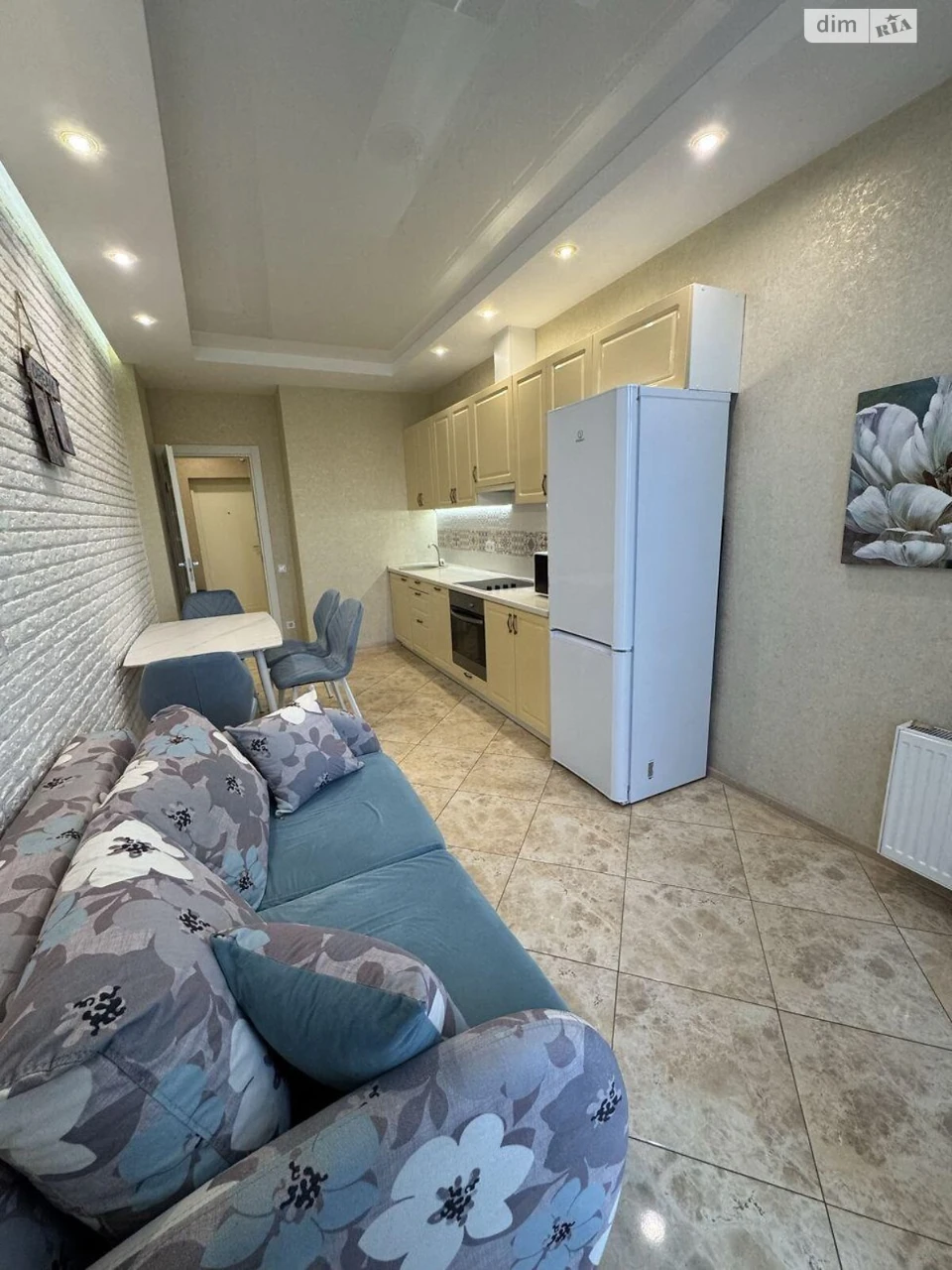 Apartment for Long-Term Rent - Socmysto