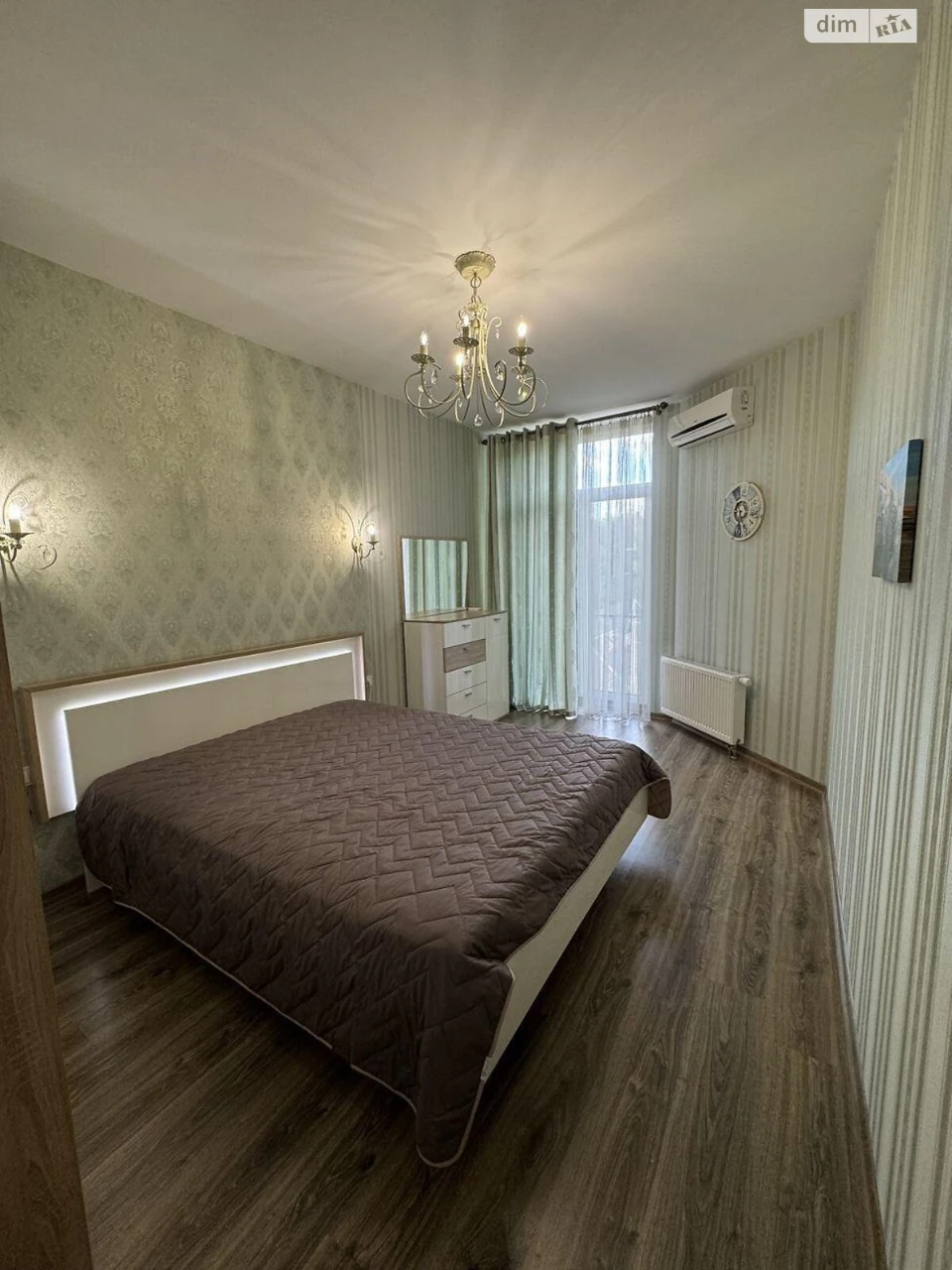 Apartment for Long-Term Rent - Socmysto