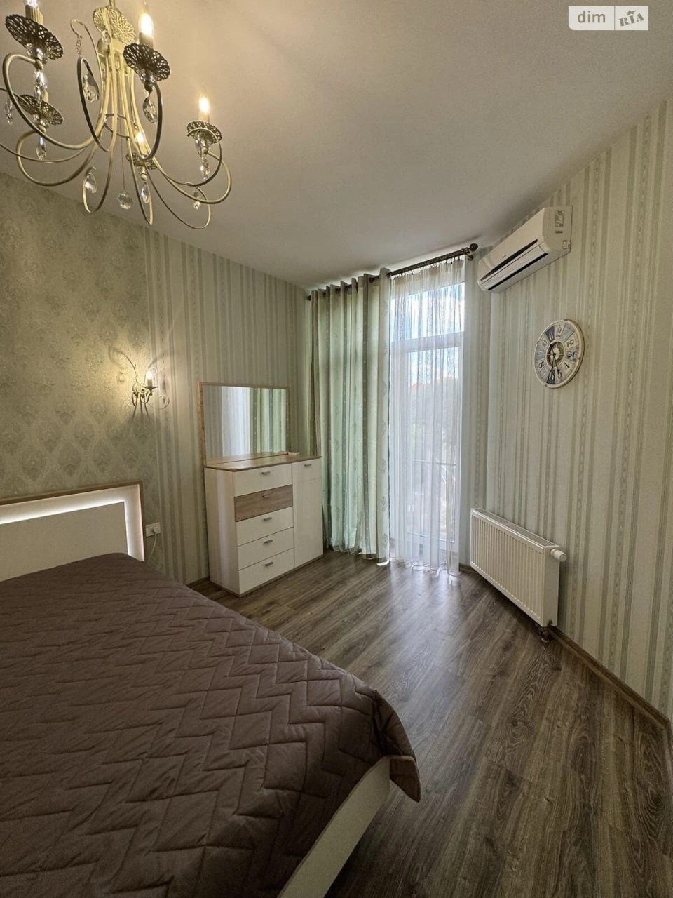 Apartment for Long-Term Rent - Socmysto