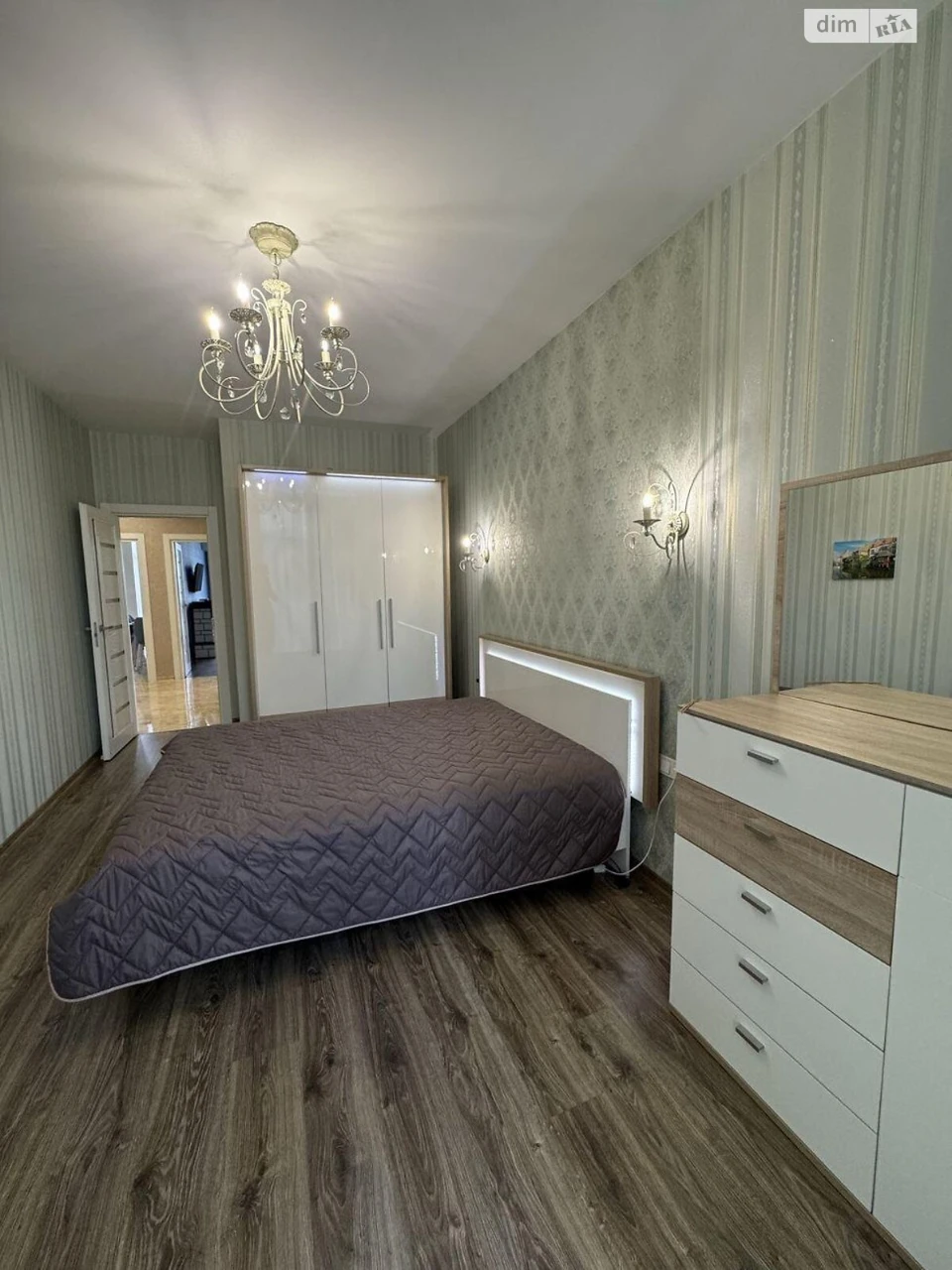 Apartment for Long-Term Rent - Socmysto