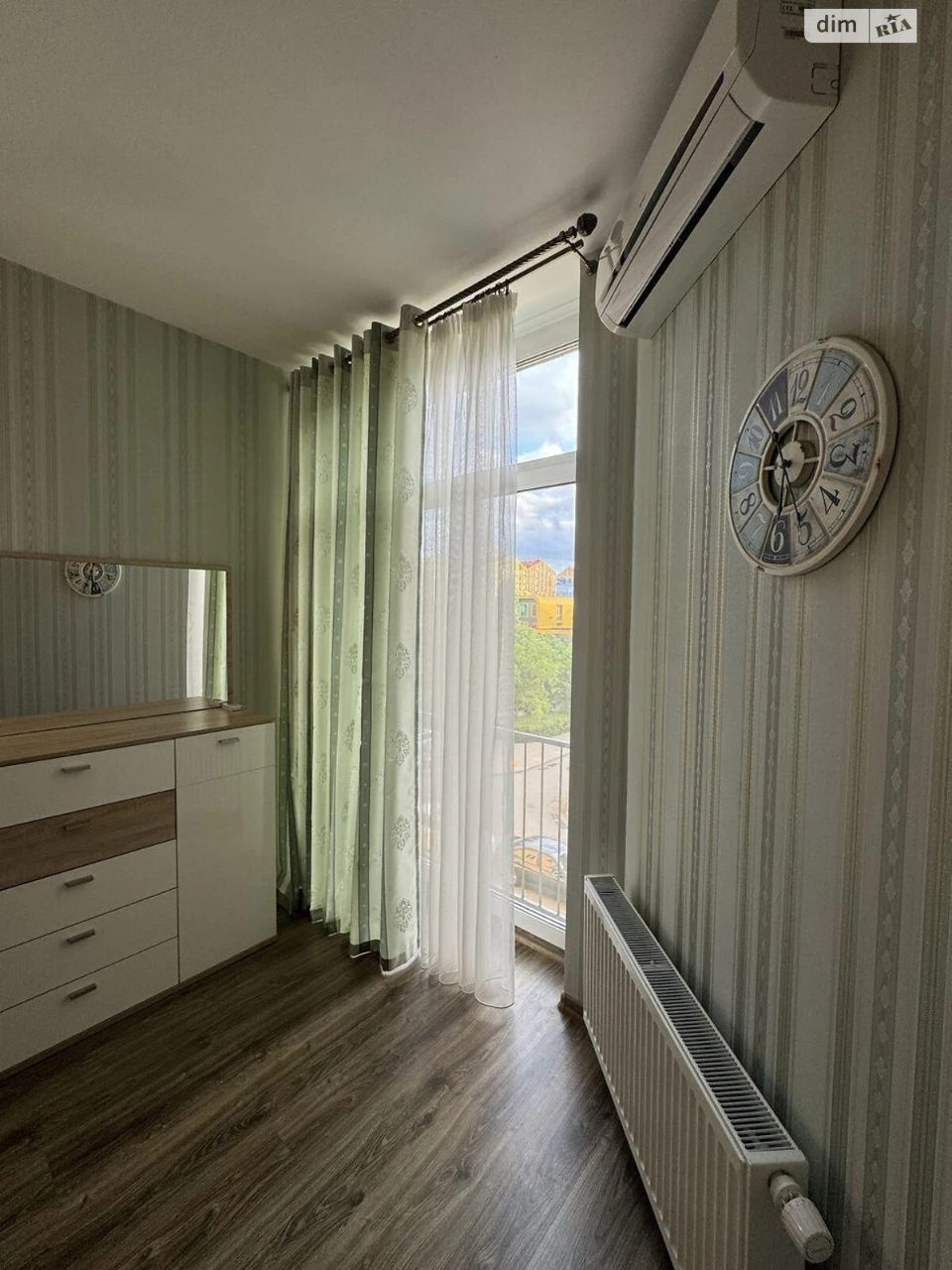 Apartment for Long-Term Rent - Socmysto