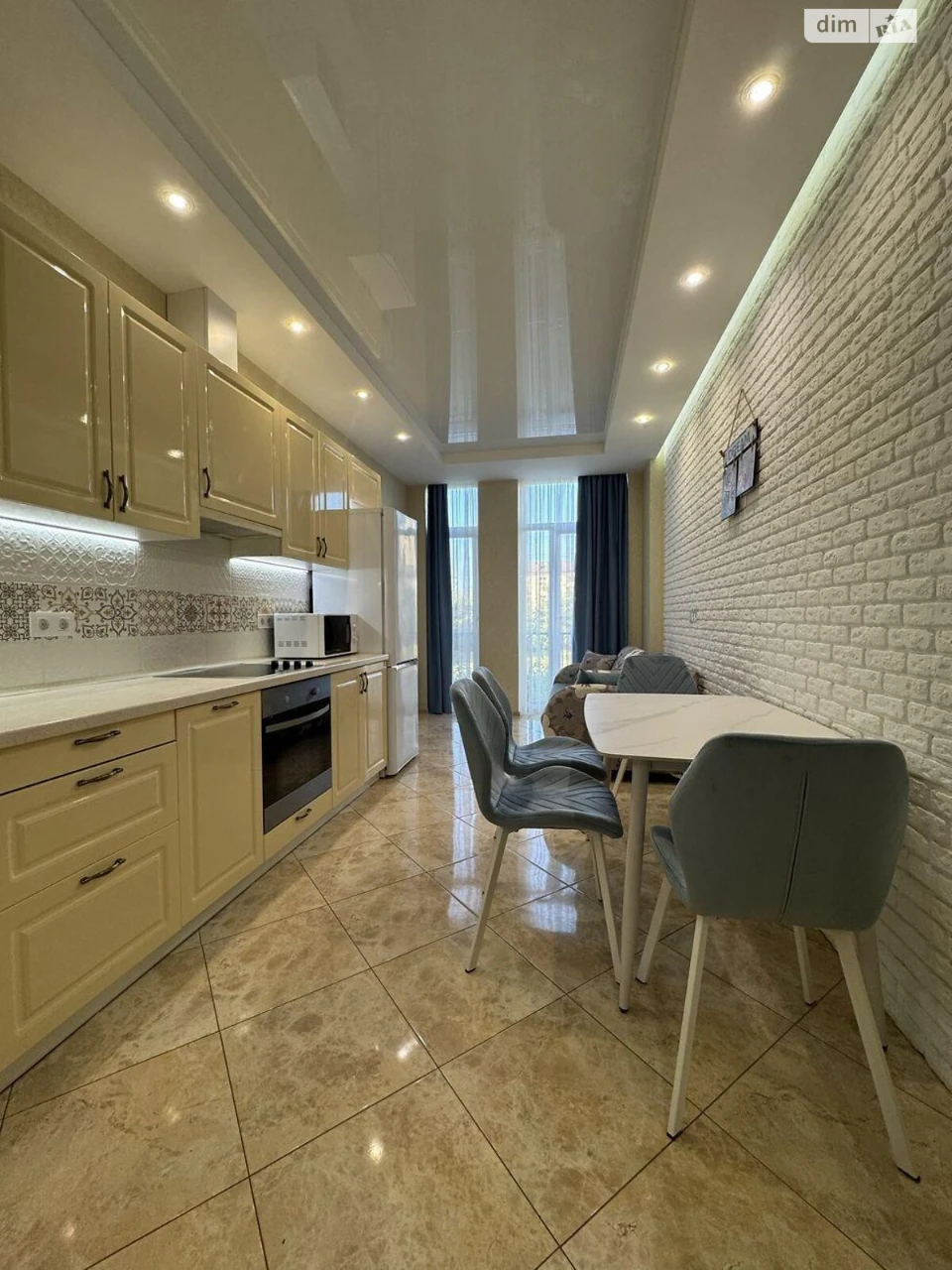 Apartment for Long-Term Rent - Socmysto