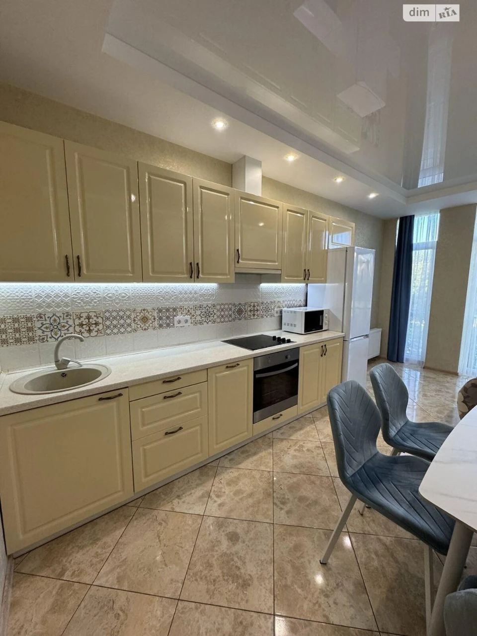 Apartment for Long-Term Rent - Socmysto