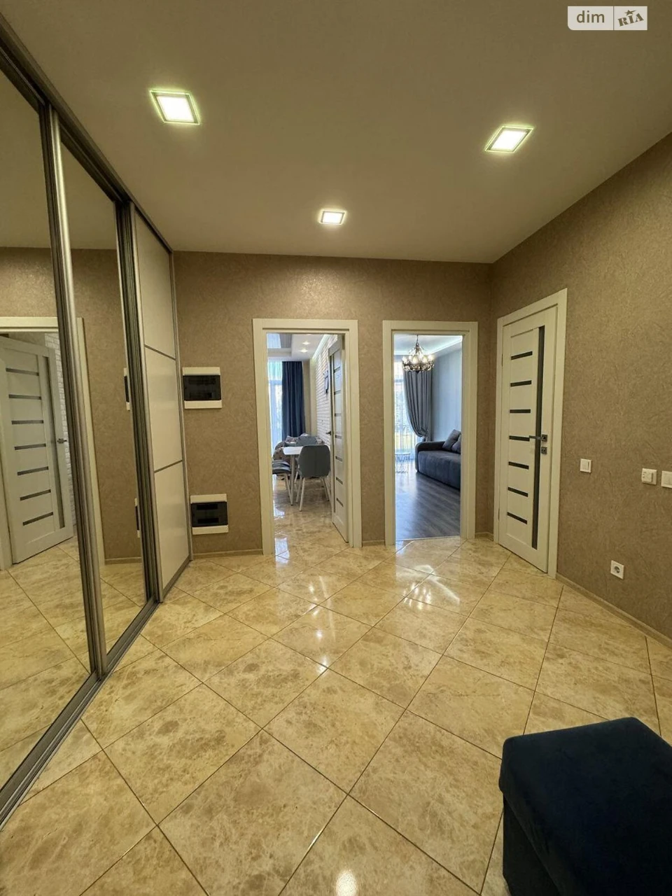Apartment for Long-Term Rent - Socmysto