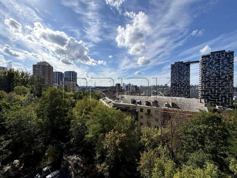 Квартира. Київ, Василя Тютюнника вул.