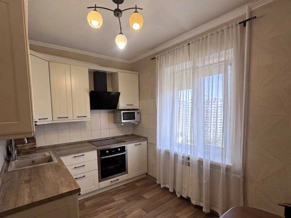 Apartment. Revuts'koho st.