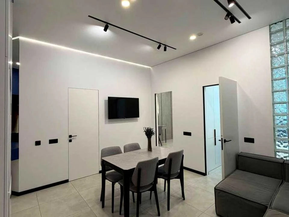 Apartment. Kyiv, Beryesteyskyi Prospect.