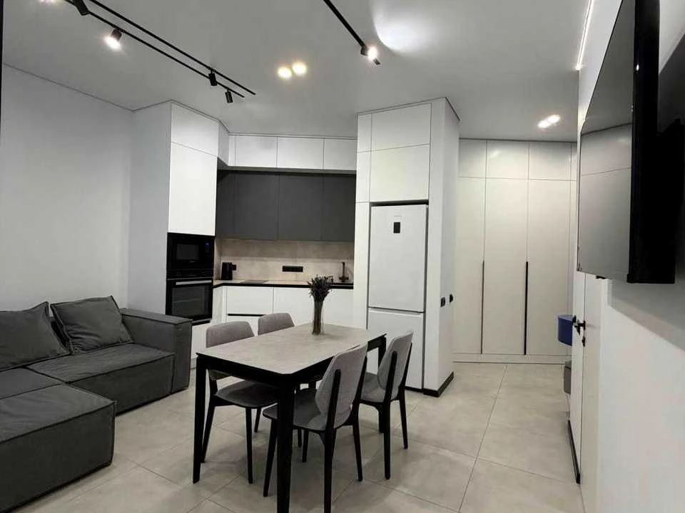 Apartment. Kyiv, Beryesteyskyi Prospect.