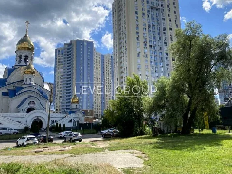 Apartment. Akademika Glushkova Prospect