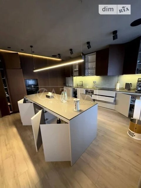 Продаж 2к квартири 140 кв. м на вул. Юрія Шумського • ID 347