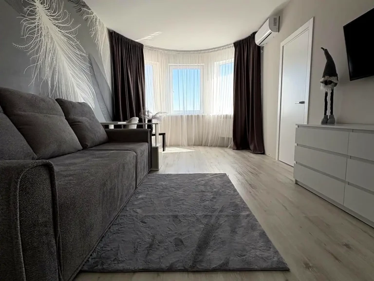 Продажа квартиры 3-комнатной, 72 м²