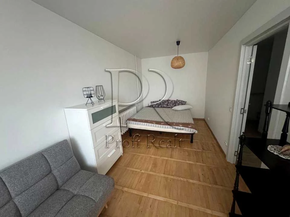 Apartment. Bereznyakyw street, Kyiv