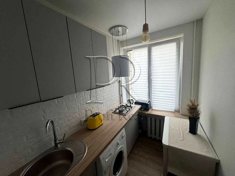 Apartment. Bereznyakyw street, Kyiv