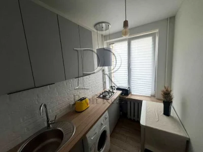 Apartment. Bereznyakyw street, Kyiv