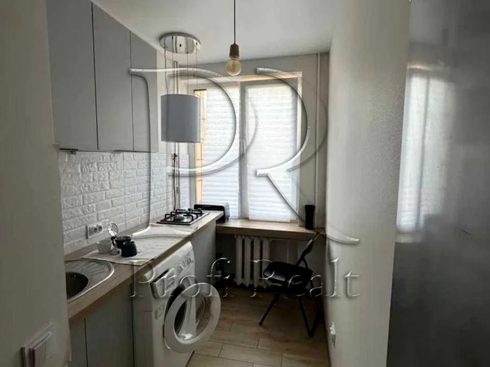 Apartment. Bereznyakyw street, Kyiv