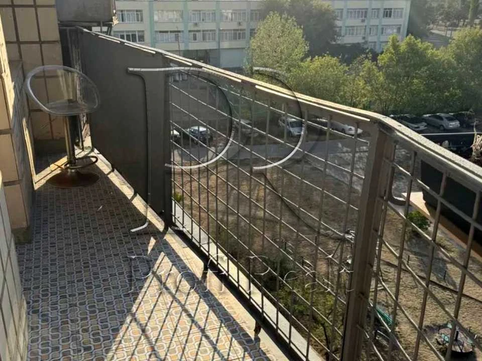 Apartment. Bereznyakyw street, Kyiv
