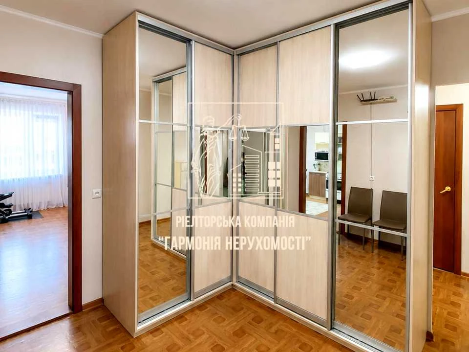 Apartment. Yasynuvat Street, Kyiv