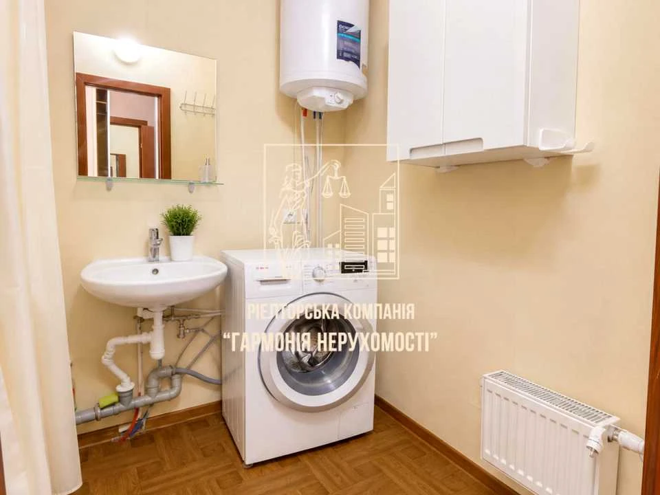 Apartment. Yasynuvat Street, Kyiv