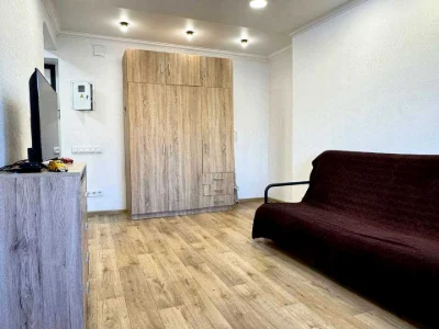 Apartment. Kyiv, Nabezhno-Lugova st.