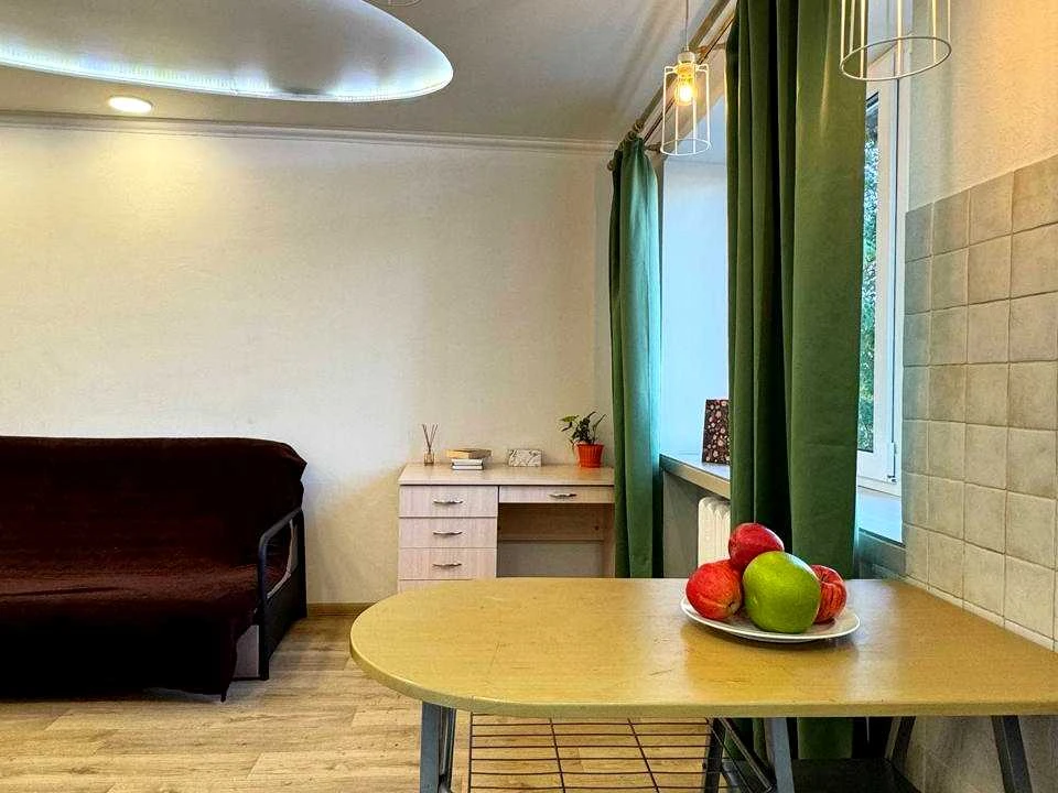 Apartment. Kyiv, Nabezhno-Lugova st.