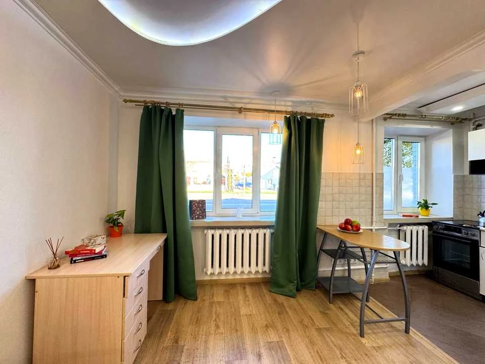 Apartment. Kyiv, Nabezhno-Lugova st.