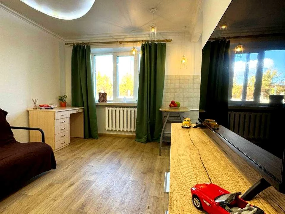 Apartment. Kyiv, Nabezhno-Lugova st.