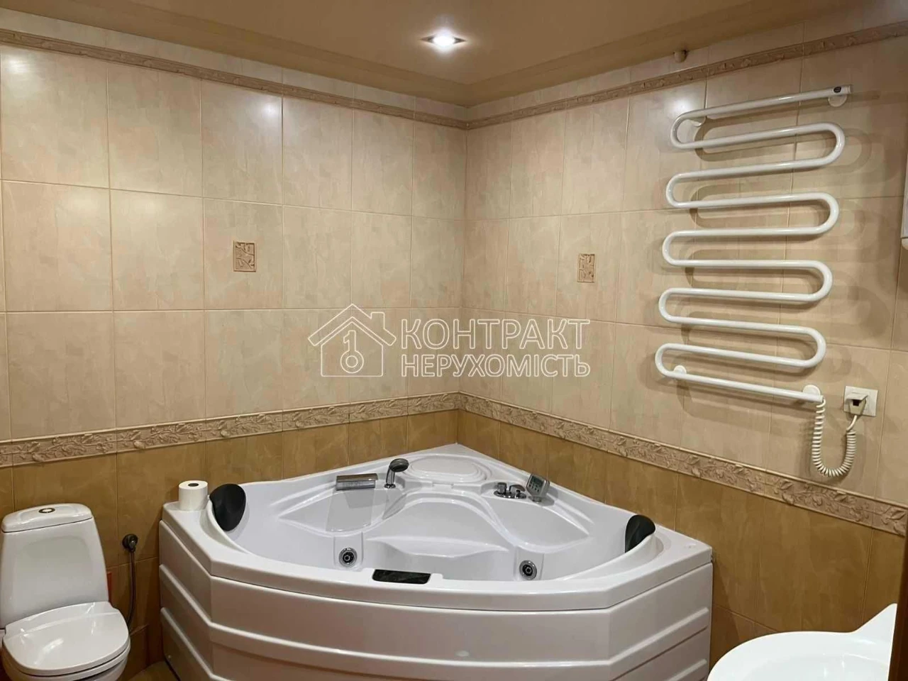 Продаж 3-кімнатної квартири з унікальним ремонтом! Нові Будинки