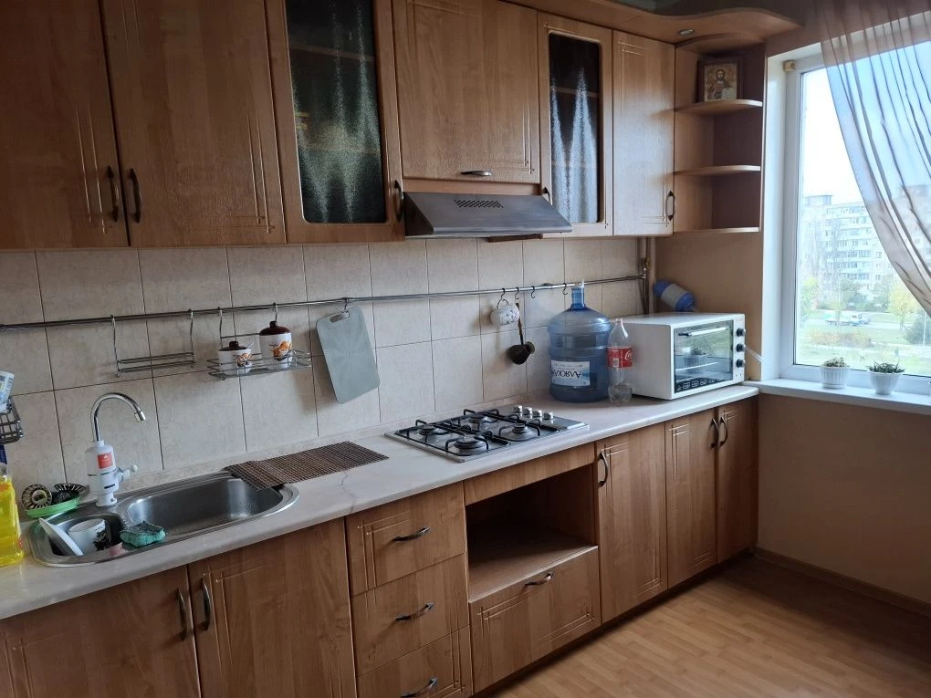 For Sale: 3-bedroom apartment on Авраменко Street