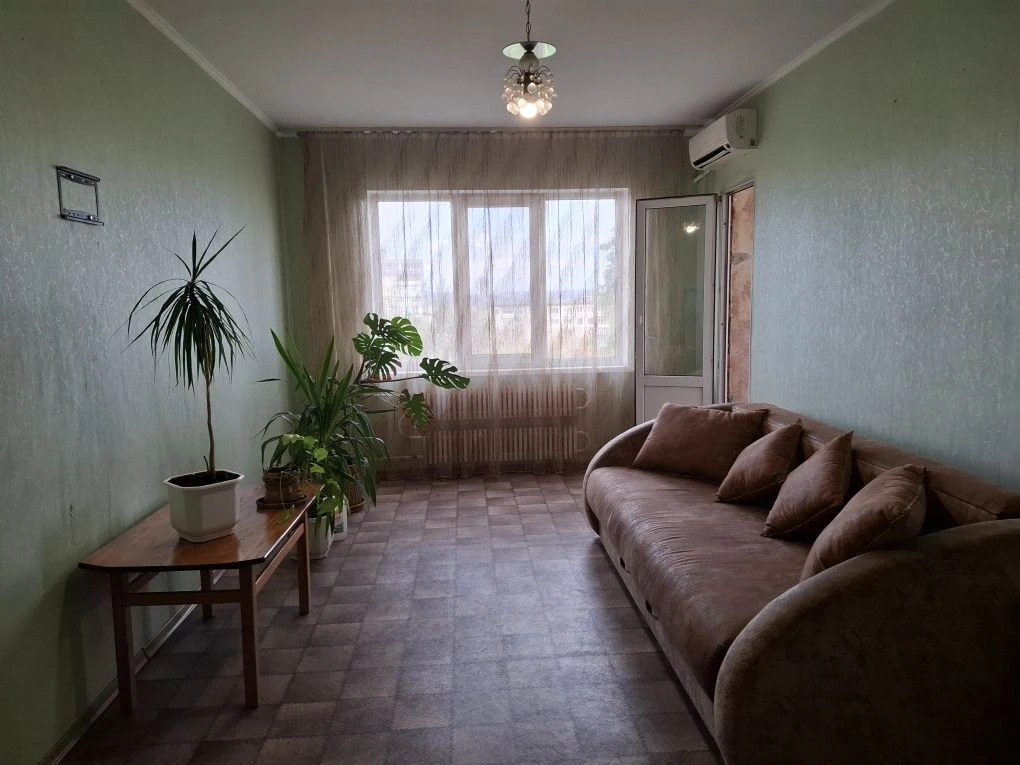 For Sale: 3-bedroom apartment on Авраменко Street