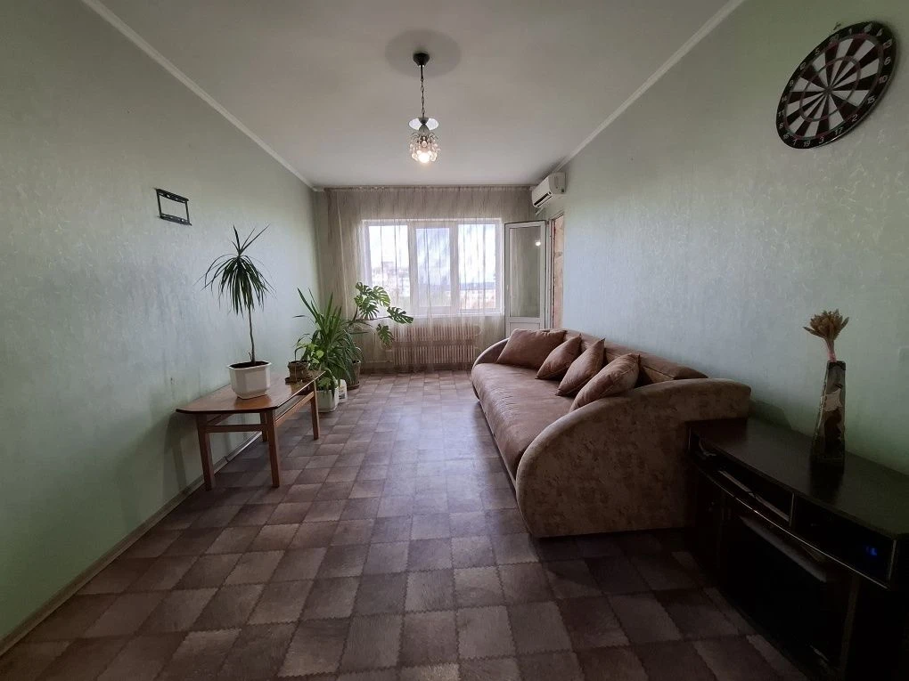 For Sale: 3-bedroom apartment on Авраменко Street