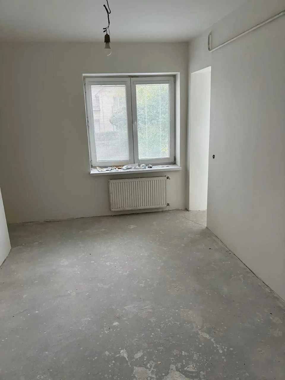 3-room apartment for sale with unfinished renovation in the center