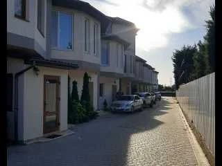 A luxurious renovated townhouse near the sea