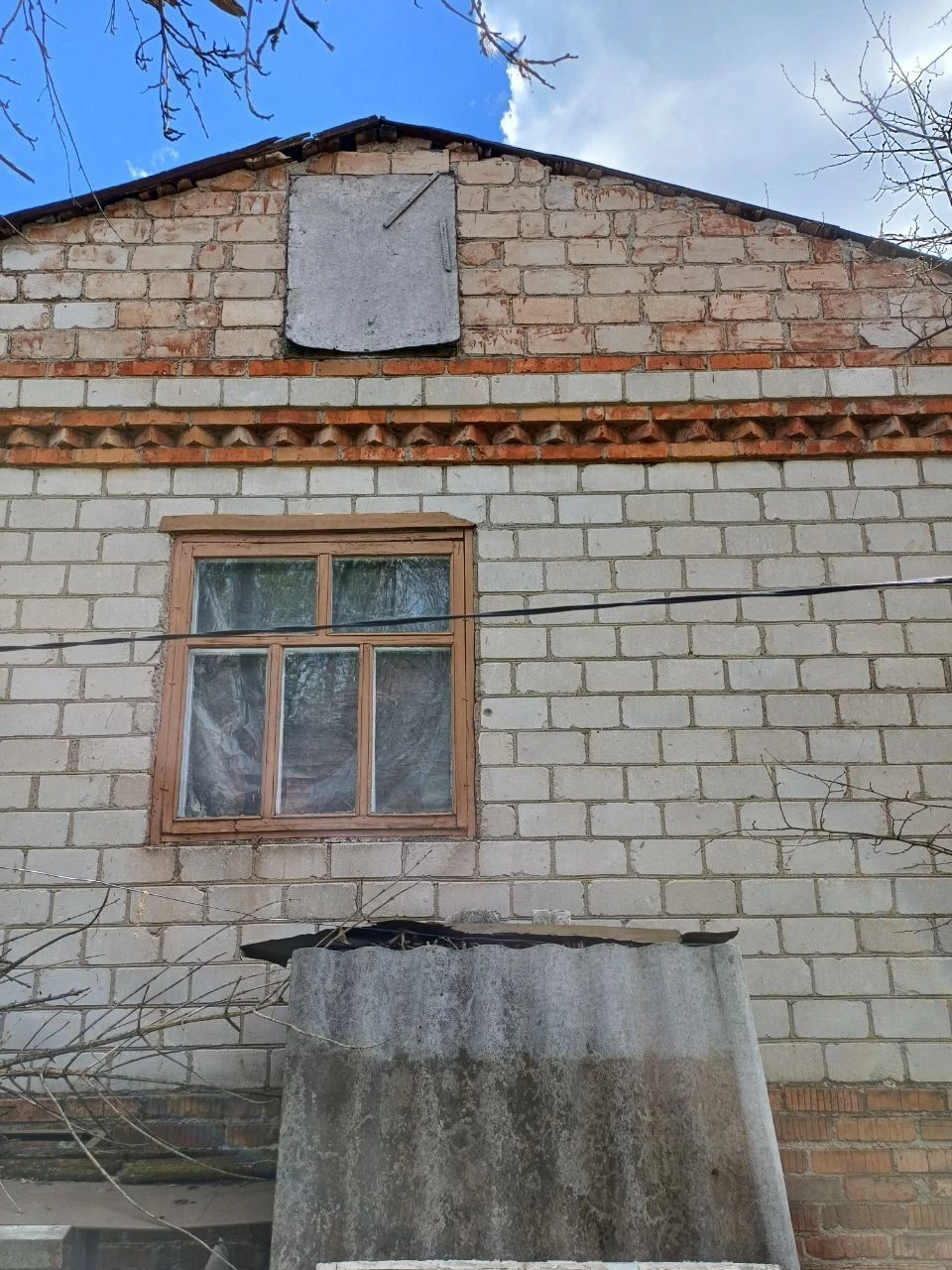 Продаж двох приватних будинків