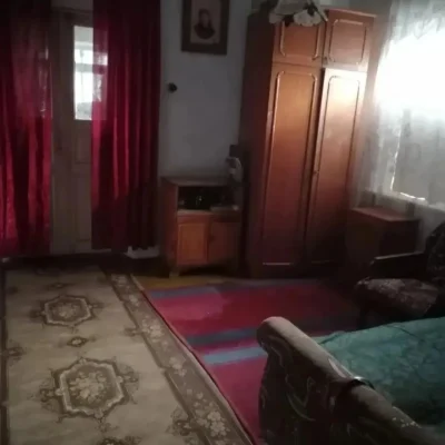 Продаж двох приватних будинків
