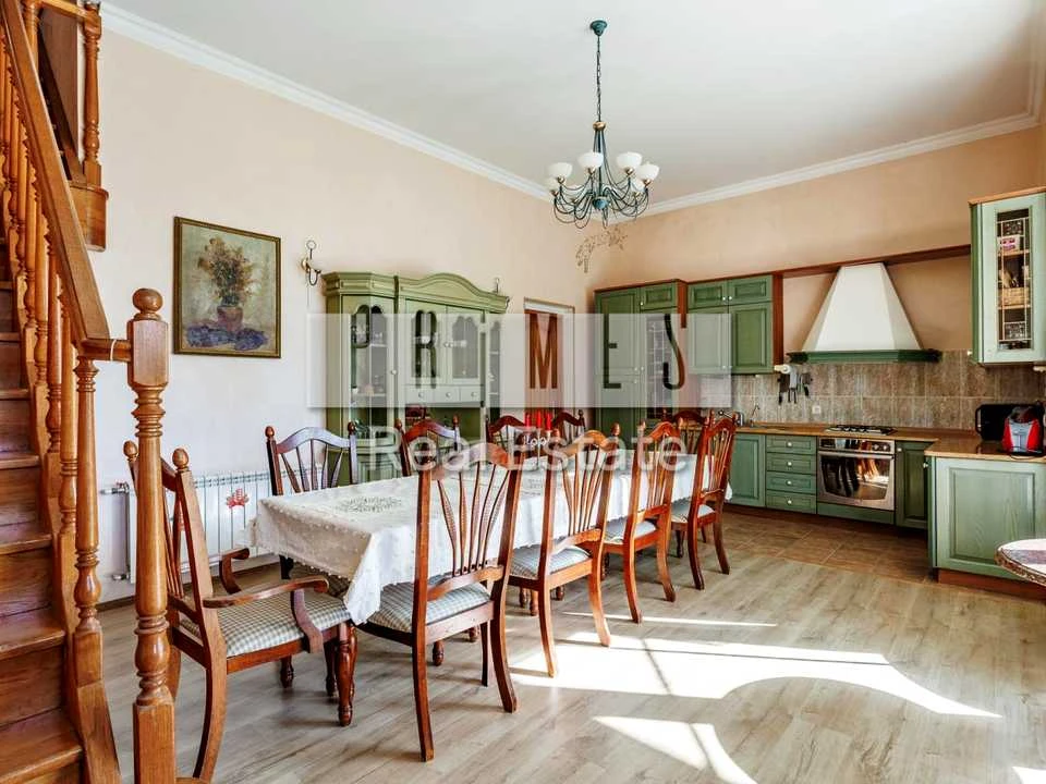 House. Kyiv, Forest