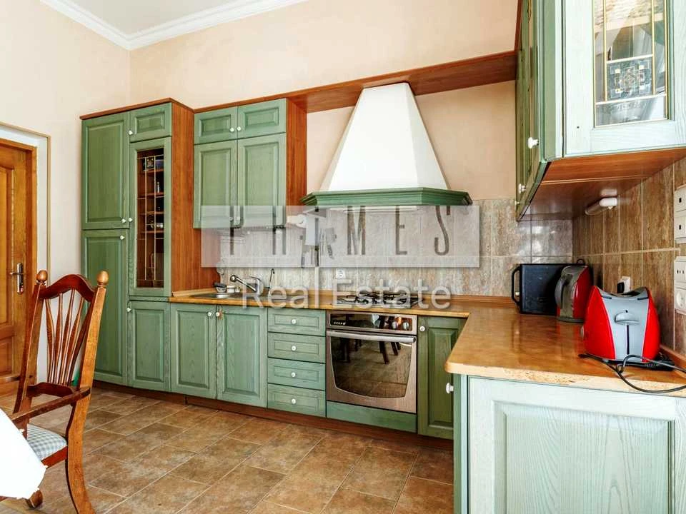 House. Kyiv, Forest