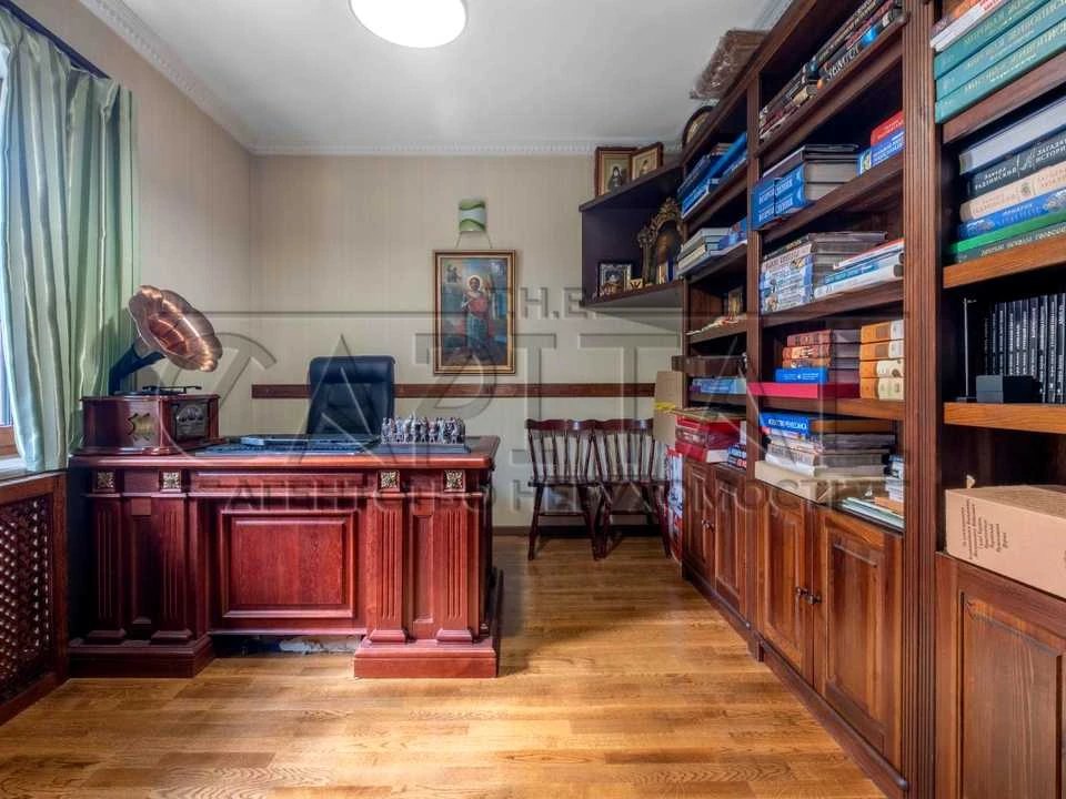Будинок. Київ, 6-та Синьоозерна вул.