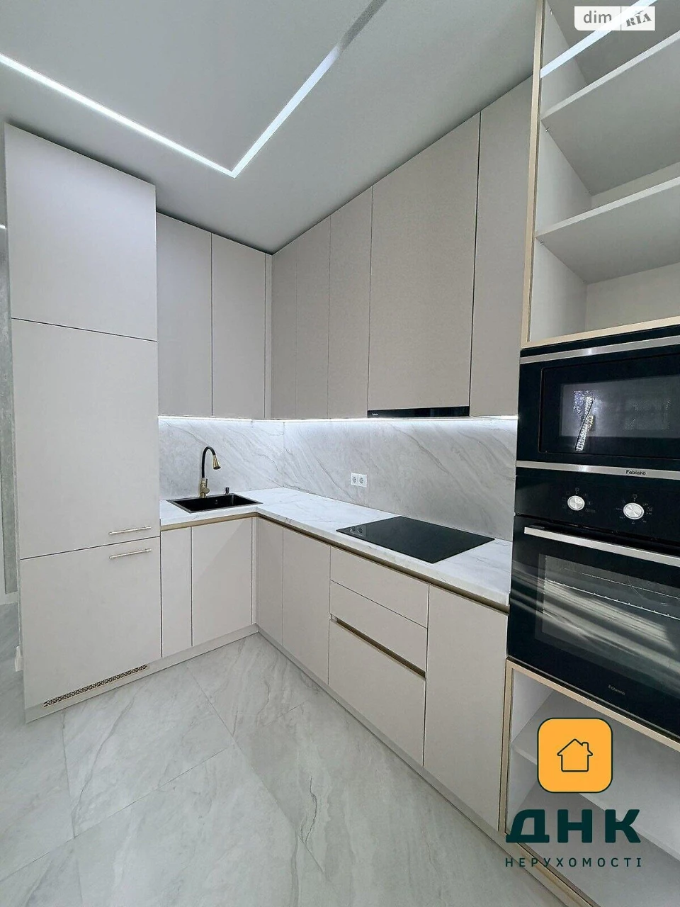 Apartment for Sale: Apartment in 67 Zhemchuzhina