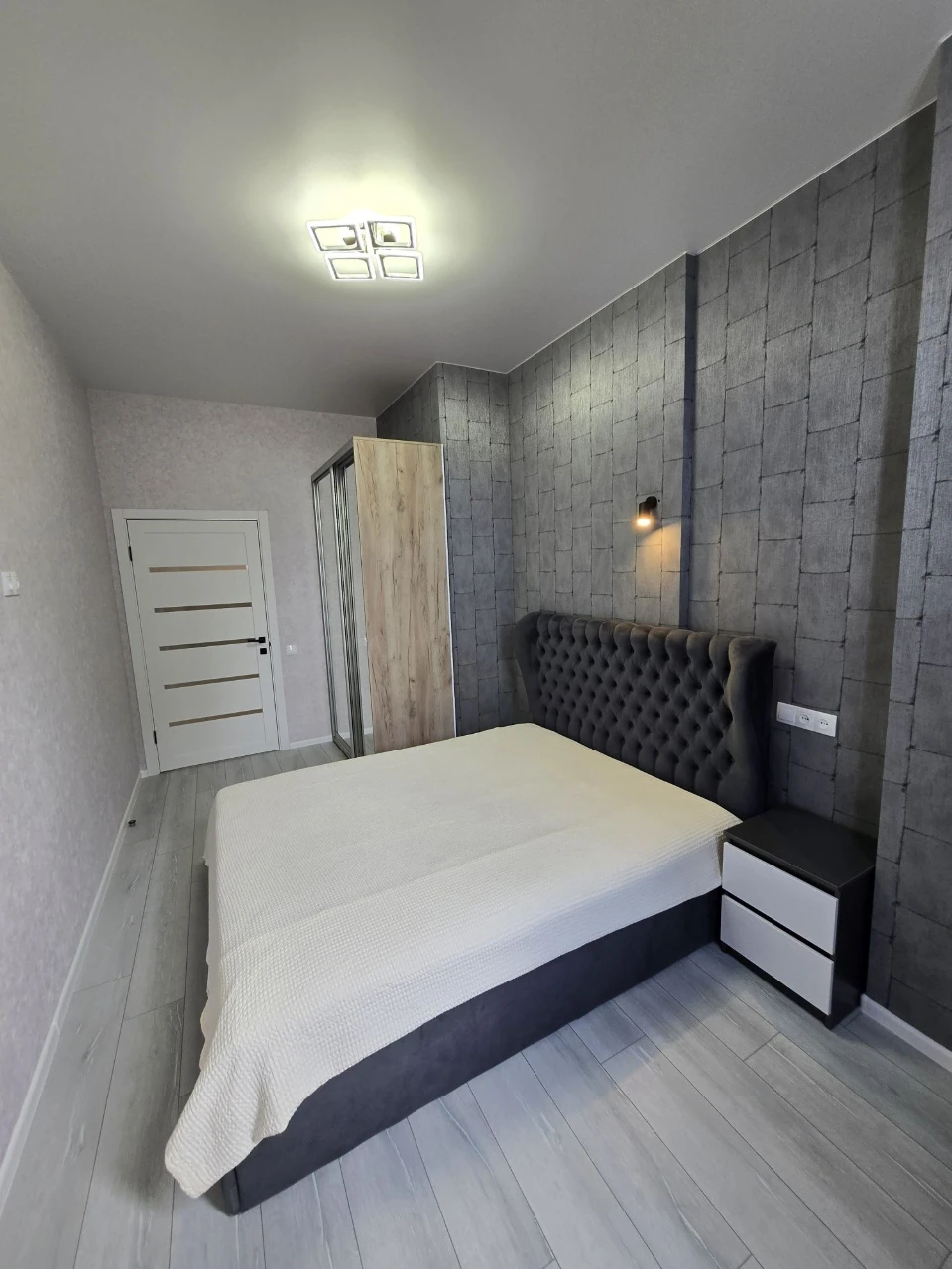For Sale: Two-bedroom apartment in the Odysseys residential complex, Tairovo. Font